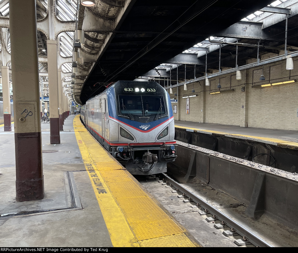 AMTK 633 leads the Silver Star